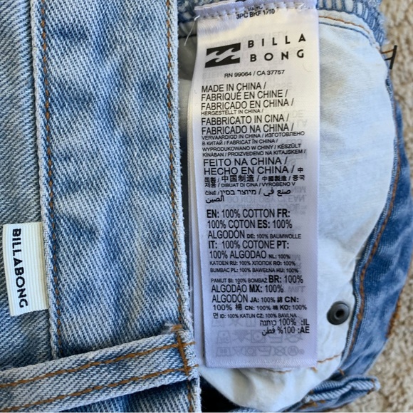 Billabong Long time Denim shorts Sweet blue
Light wash - Picture 13 of 16